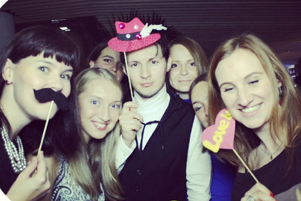 На свой 29-й день рождения Дуров собрал, кажется, все «сливки» из модельных агентств Петербурга Фото: ВКонтакте